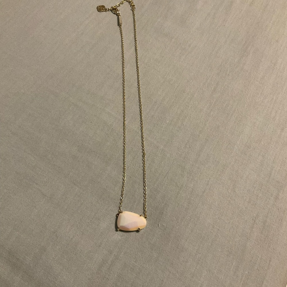 Kendra Scott necklace